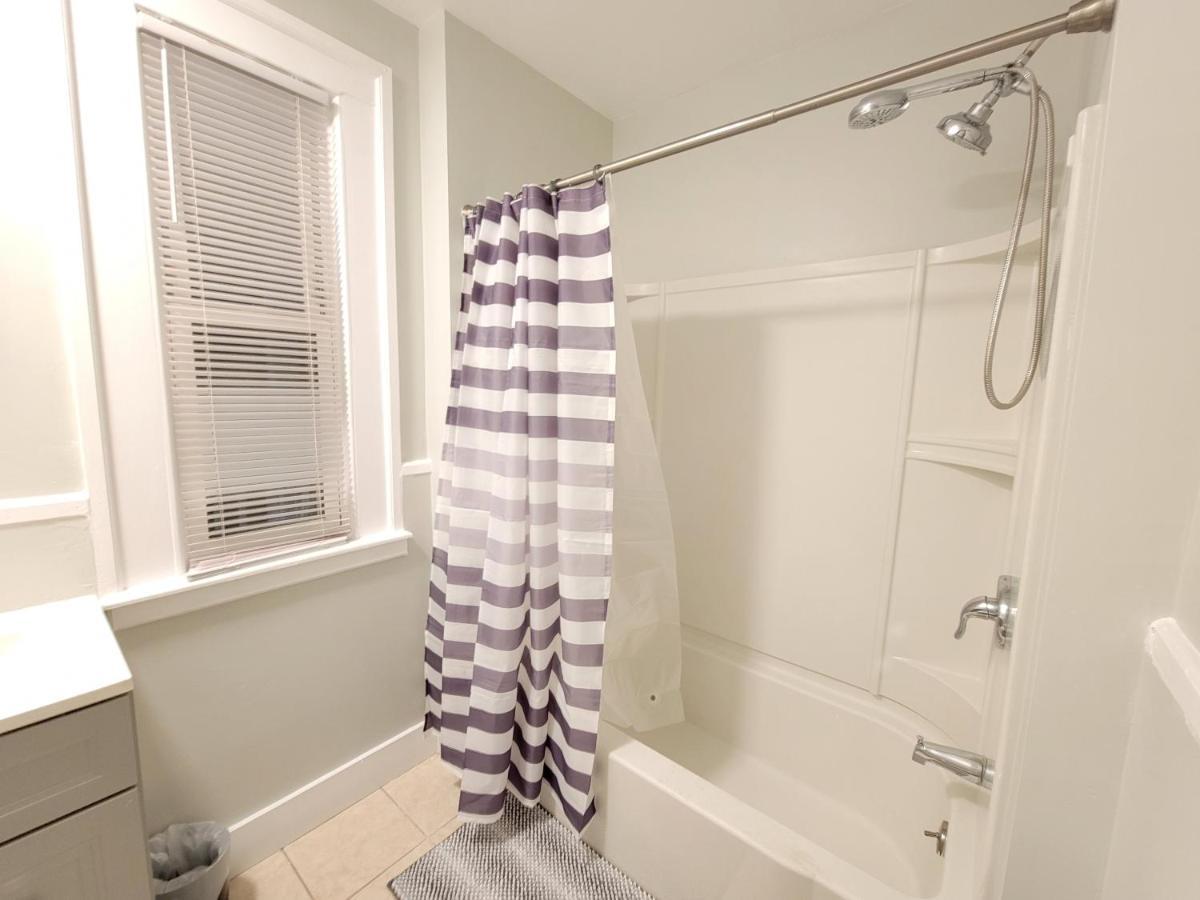 Room For Rent In Apartment Hartford Exteriör bild