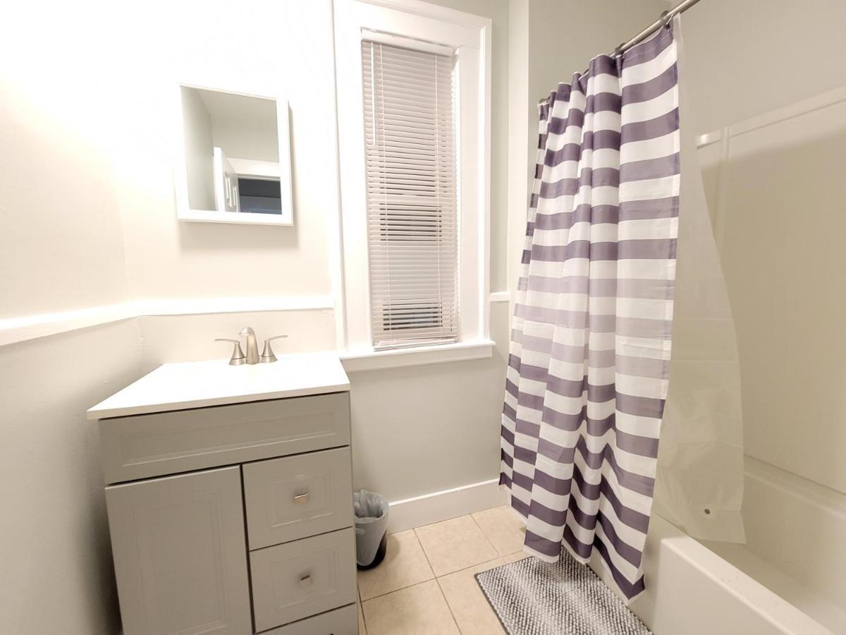 Room For Rent In Apartment Hartford Exteriör bild
